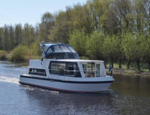 Pretty Woman Motorboat | De Drait Safari Houseboat 1050