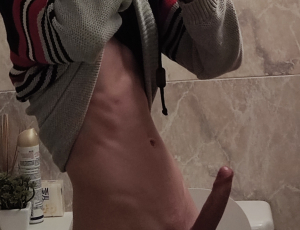 LOOKING FOR GIRLS TO COLLABORATE WITH