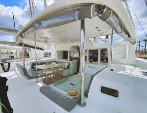 Catamarán Aldabra | Laguna 450 volar