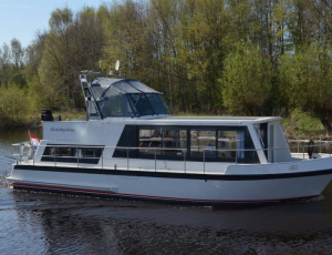 Motorboat Holidaytime | De Drait Safari Houseboat 1200