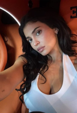 Escort model Eli in Riyadh