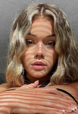 דגם אסקורט StellaCoquinexx ב-הוט-אלפים