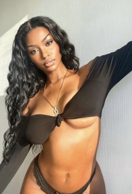 Escort model Norah in Dubai